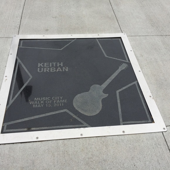 Meet your Posher, Lisa - Picture 1 of 1